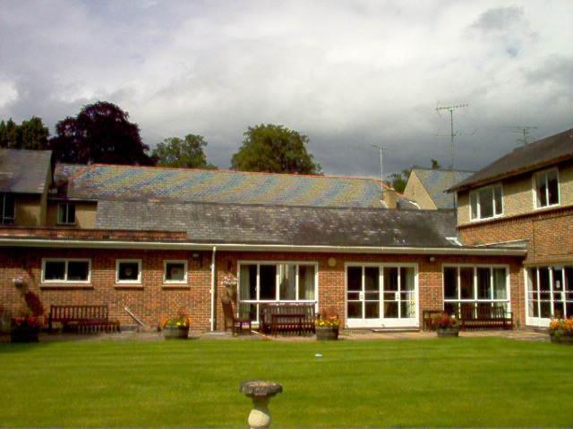 Tekels Park Guest House Camberley Eksteriør bilde